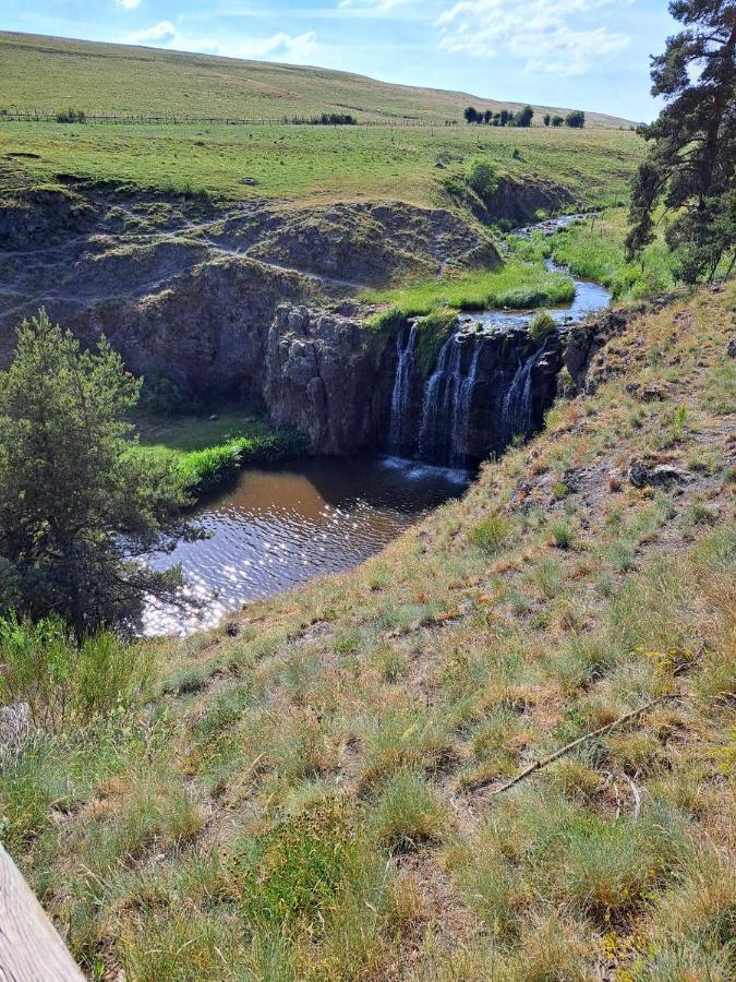 Charmant Appartement Au Coeur Des Volcans D Auvergne 米拉 外观 照片